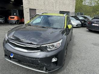 damaged passenger cars Kia Stonic  2019/6