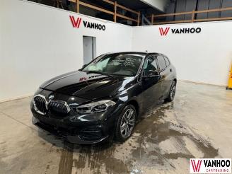 uszkodzony samochody osobowe BMW 1-serie  2023/11