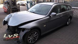 uszkodzony samochody ciężarowe BMW 3-serie 3 serie Touring (E91), Combi, 2004 / 2012 320d 16V Efficient Dynamics Edition 2012/2