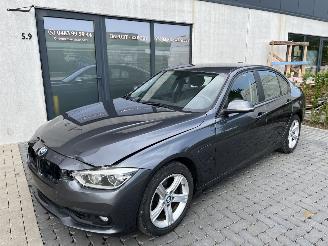 uszkodzony samochody osobowe BMW 3-serie BMW 330e 2016 2016/4