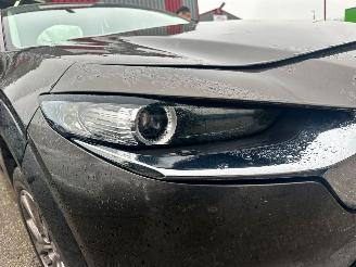 damaged passenger cars Mazda CX-30 2.0 HYBRIDE 2019/10